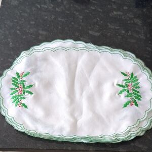 Vintage Embroidered Holly Leaf Table Placemats, set of 12